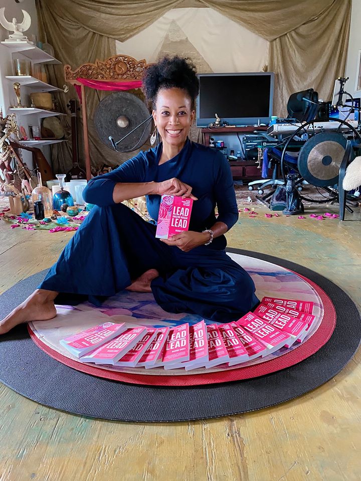 Lead Amazing Woman Lead